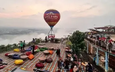 Paket Liburan: Pantai Drini, HeHa Ocean View, Taman Sari, Merapi Park,