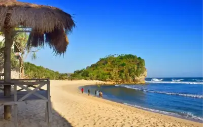 Paket Weekend: HeHa Sky View, Goa Pindul, Pantai Timang, Teras Kaca