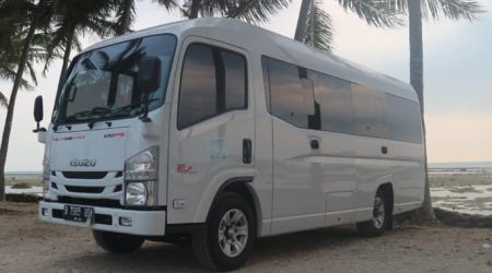 1681118513MobilIsuzuElfMobilPilihanUntukTravelatauSewaMobil1